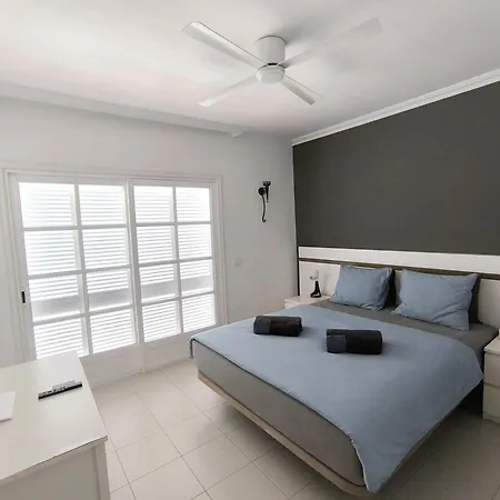 Beautiful - 4 Bedrooms, Heated Pool, 2 Priv Car Park Places, Fibre Net, Tv Channels Villa *