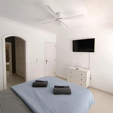 Villa Beautiful - 4 Bedrooms, Heated Pool, 2 Priv Car Park Places, Fibre Net, Tv Channels *