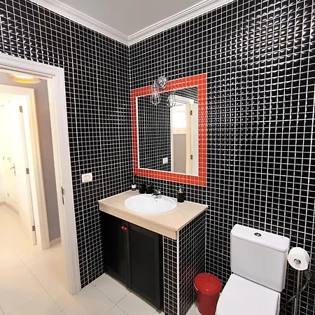 Beautiful - 4 Bedrooms, Heated Pool, Fibre Net, 2 Priv Car Park Places, Tv Channels Costa Adeje (Tenerife)