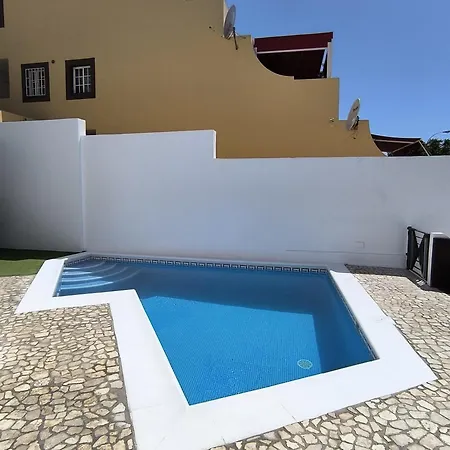 Beautiful - 4 Bedrooms, Heated Pool, 2 Priv Car Park Places, Fibre Net, Ps5, Tv Channels * Costa Adeje (Tenerife)