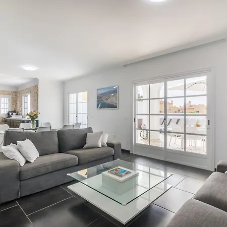 Beautiful - 4 Bedrooms, Heated Pool, 2 Priv Car Park Places, Fibre Net, Ps5, Tv Channels Willa