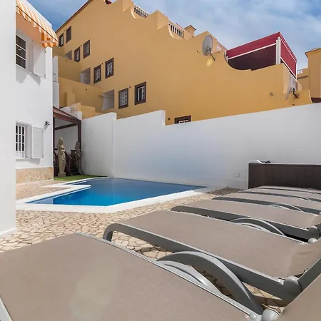 Beautiful - 4 Bedrooms, Heated Pool, 2 Priv Car Park Places, Fibre Net, Ps5, Tv Channels Costa Adeje (Tenerife)
