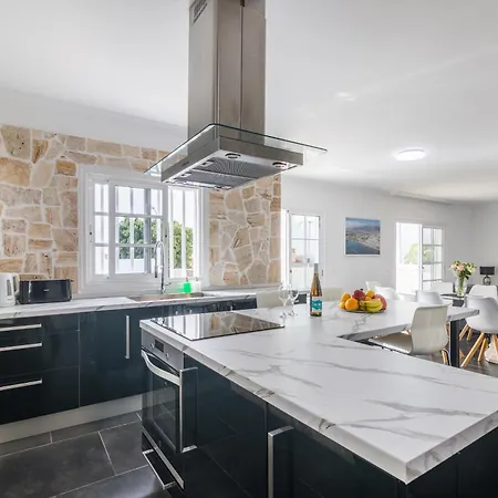 Willa Beautiful - 4 Bedrooms, Heated Pool, 2 Priv Car Park Places, Fibre Net, Ps5, Tv Channels *