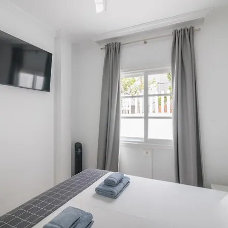 Willa Beautiful - 4 Bedrooms, Heated Pool, 2 Priv Car Park Places, Fibre Net, Ps5, Tv Channels Costa Adeje (Tenerife)