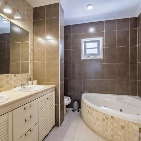 Willa Beautiful - 4 Bedrooms, Heated Pool, 2 Priv Car Park Places, Fibre Net, Ps5, Tv Channels Costa Adeje (Tenerife)