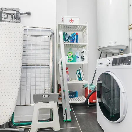 Beautiful - 4 Bedrooms, Heated Pool, 2 Priv Car Park Places, Fibre Net, Ps5, Tv Channels Costa Adeje (Tenerife)